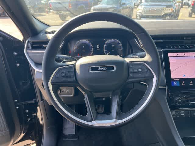 2027 Jeep Grand Cherokee GRAND CHEROKEE LAREDO X 4X4