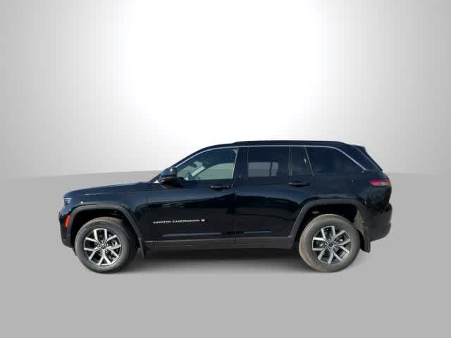 2027 Jeep Grand Cherokee GRAND CHEROKEE LAREDO X 4X4