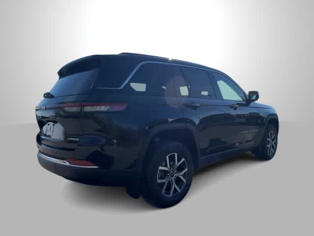 2027 Jeep Grand Cherokee GRAND CHEROKEE LAREDO X 4X4