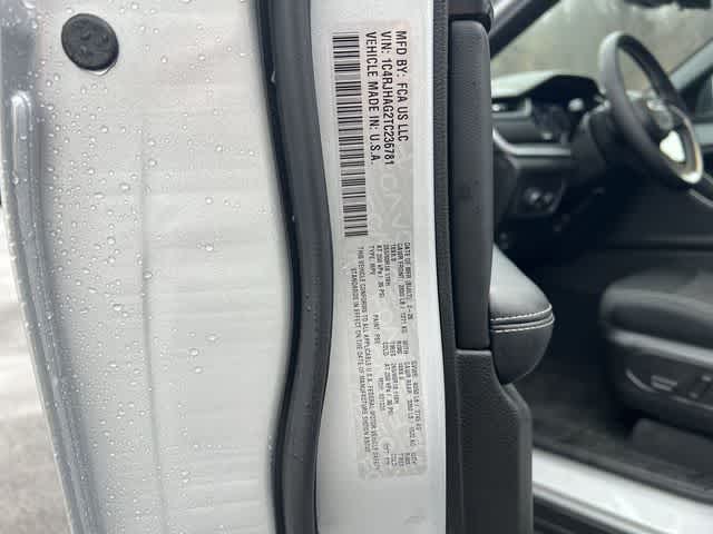 2026 Jeep Grand Cherokee GRAND CHEROKEE LAREDO 4X4