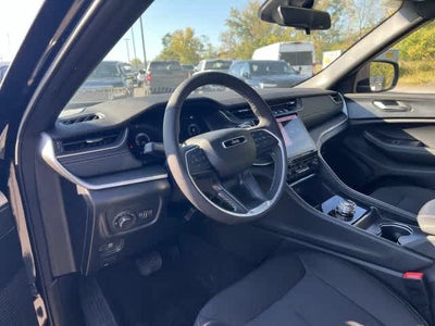 2027 Jeep Grand Cherokee GRAND CHEROKEE LAREDO X 4X4