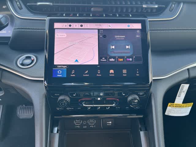2027 Jeep Grand Cherokee GRAND CHEROKEE LAREDO X 4X4