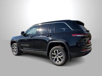 2027 Jeep Grand Cherokee GRAND CHEROKEE LAREDO X 4X4