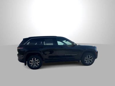 2027 Jeep Grand Cherokee GRAND CHEROKEE LAREDO X 4X4