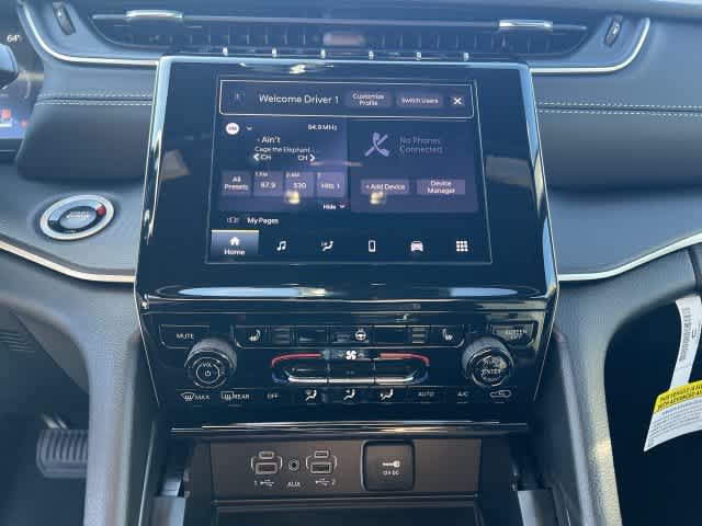 2026 Jeep Grand Cherokee GRAND CHEROKEE LAREDO X 4X4