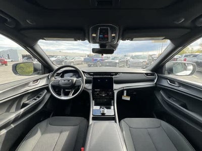2027 Jeep Grand Cherokee GRAND CHEROKEE LAREDO X 4X4