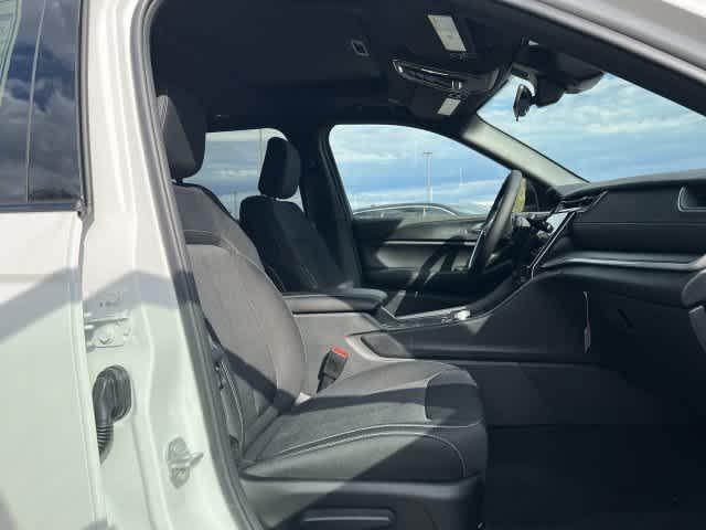 2027 Jeep Grand Cherokee GRAND CHEROKEE LAREDO X 4X4