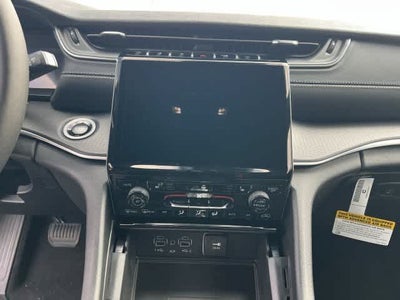 2027 Jeep Grand Cherokee GRAND CHEROKEE LAREDO X 4X4