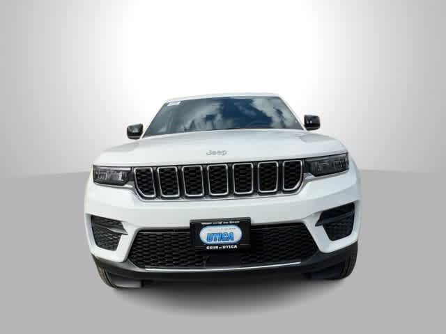 2027 Jeep Grand Cherokee GRAND CHEROKEE LAREDO X 4X4