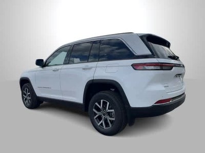 2027 Jeep Grand Cherokee GRAND CHEROKEE LAREDO X 4X4
