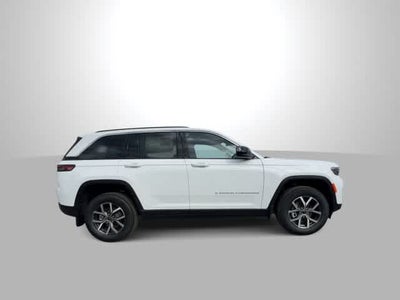 2027 Jeep Grand Cherokee GRAND CHEROKEE LAREDO X 4X4