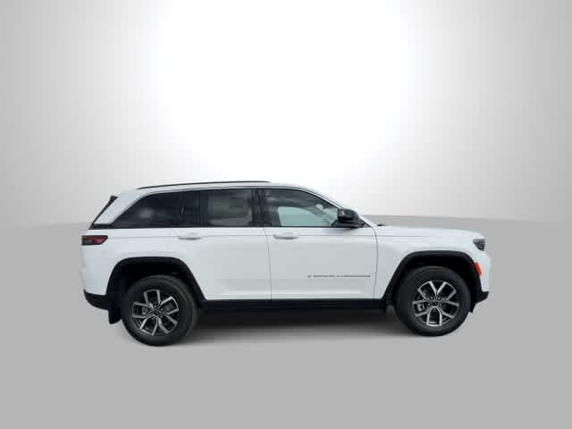 2027 Jeep Grand Cherokee GRAND CHEROKEE LAREDO X 4X4
