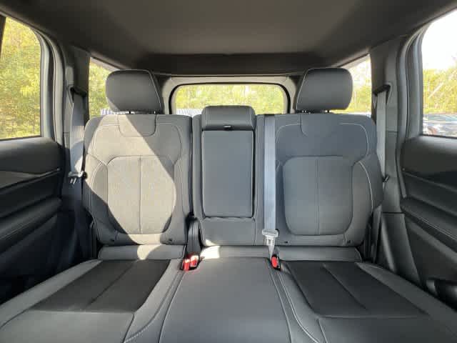 2027 Jeep Grand Cherokee GRAND CHEROKEE LAREDO X 4X4