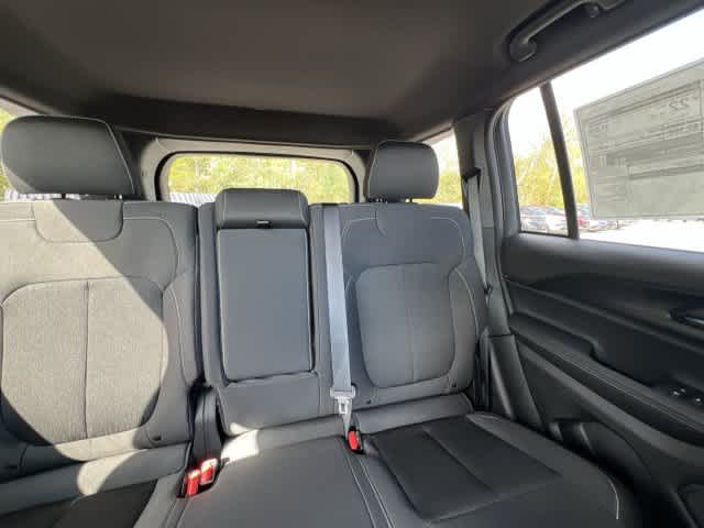 2027 Jeep Grand Cherokee GRAND CHEROKEE LAREDO X 4X4