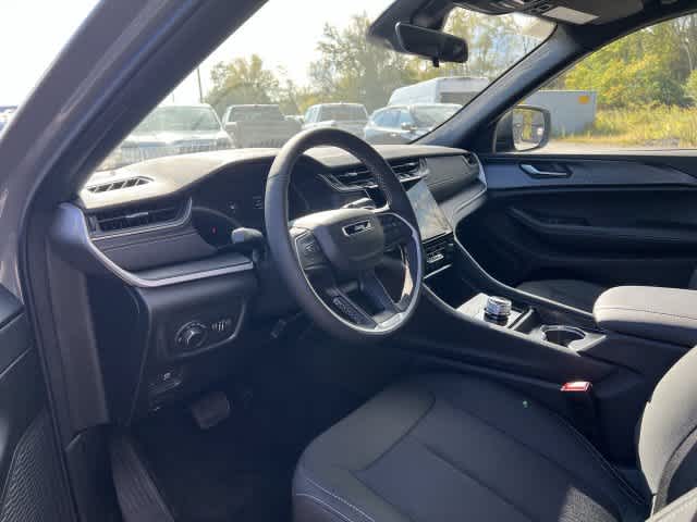 2027 Jeep Grand Cherokee GRAND CHEROKEE LAREDO X 4X4
