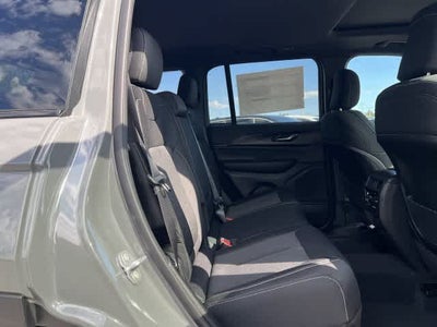 2027 Jeep Grand Cherokee GRAND CHEROKEE LAREDO X 4X4