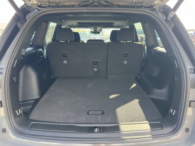 2027 Jeep Grand Cherokee GRAND CHEROKEE LAREDO X 4X4