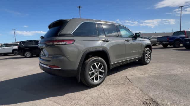 2027 Jeep Grand Cherokee GRAND CHEROKEE LAREDO X 4X4