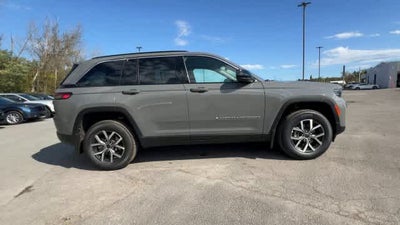 2027 Jeep Grand Cherokee GRAND CHEROKEE LAREDO X 4X4