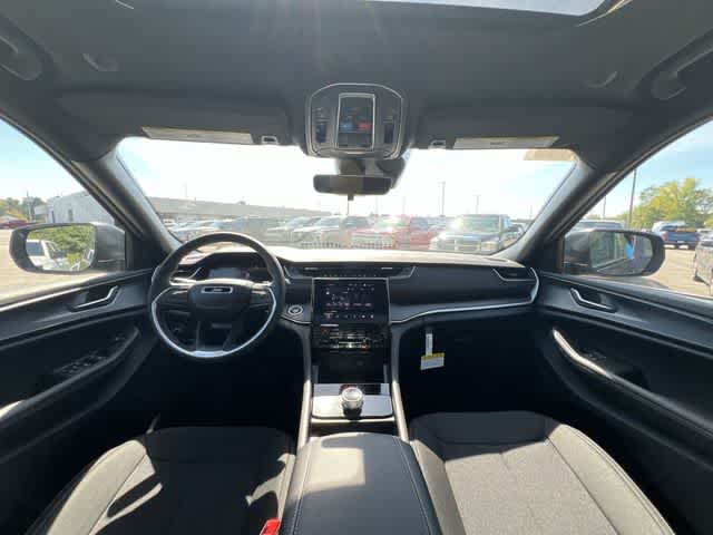 2026 Jeep Grand Cherokee GRAND CHEROKEE LAREDO X 4X4