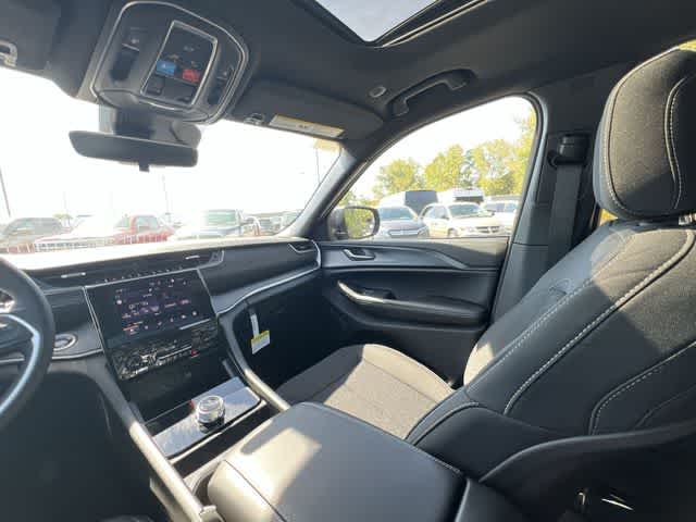 2026 Jeep Grand Cherokee GRAND CHEROKEE LAREDO X 4X4