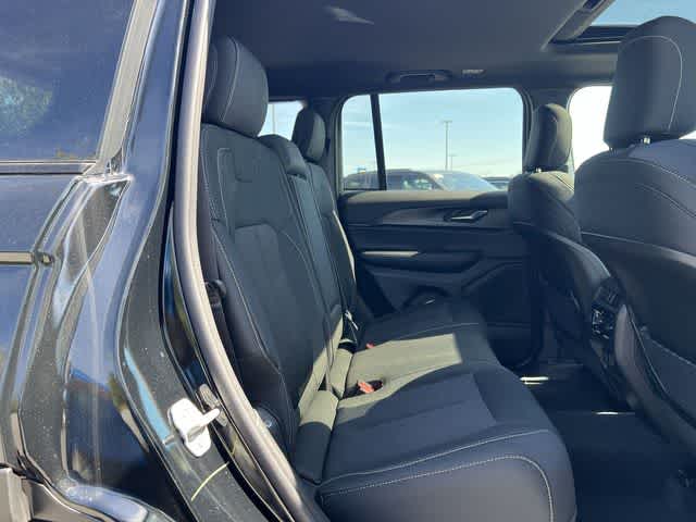 2026 Jeep Grand Cherokee GRAND CHEROKEE LAREDO X 4X4