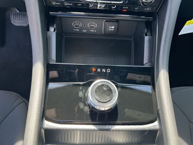 2026 Jeep Grand Cherokee GRAND CHEROKEE LAREDO X 4X4