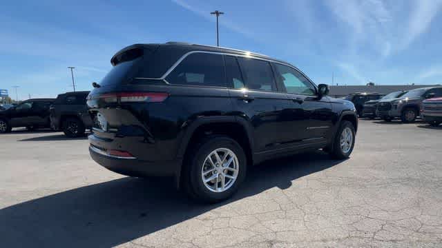 2026 Jeep Grand Cherokee GRAND CHEROKEE LAREDO X 4X4