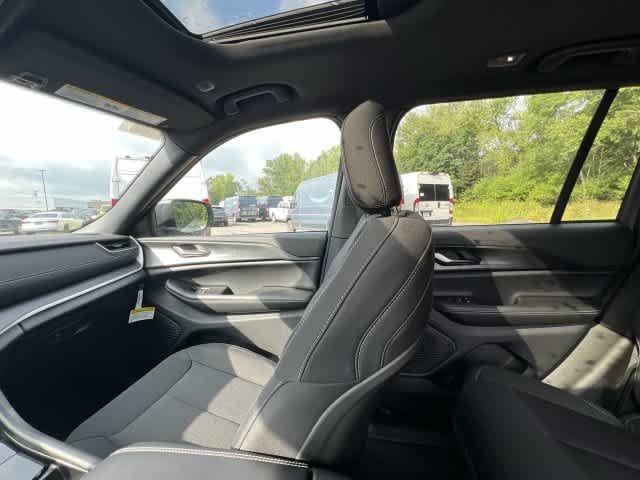 2026 Jeep Grand Cherokee GRAND CHEROKEE LAREDO X 4X4