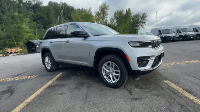 2026 Jeep Grand Cherokee GRAND CHEROKEE LAREDO X 4X4