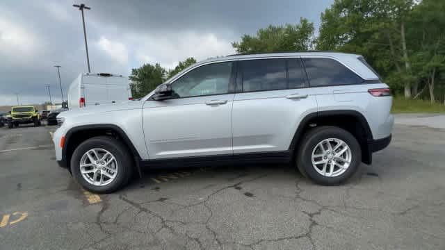 2026 Jeep Grand Cherokee GRAND CHEROKEE LAREDO X 4X4