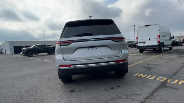 2026 Jeep Grand Cherokee GRAND CHEROKEE LAREDO X 4X4