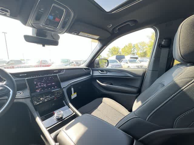 2026 Jeep Grand Cherokee GRAND CHEROKEE LAREDO X 4X4