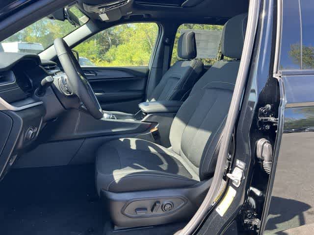 2026 Jeep Grand Cherokee GRAND CHEROKEE LAREDO X 4X4