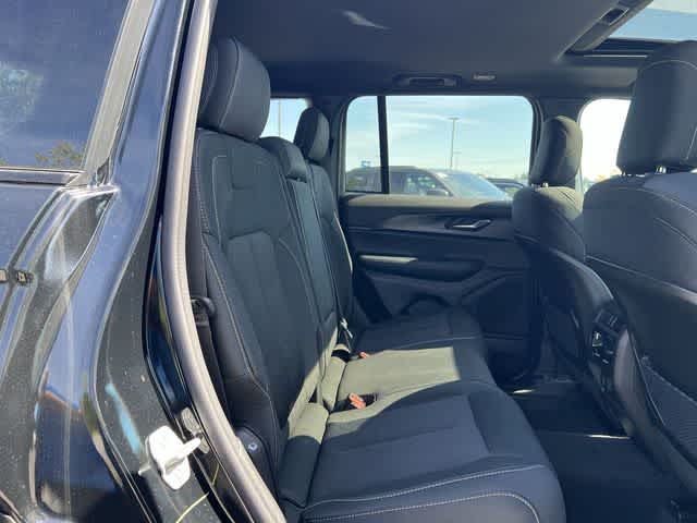 2026 Jeep Grand Cherokee GRAND CHEROKEE LAREDO X 4X4