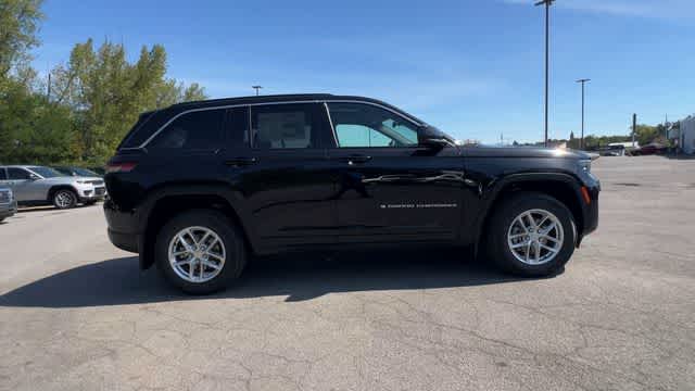 2026 Jeep Grand Cherokee GRAND CHEROKEE LAREDO X 4X4