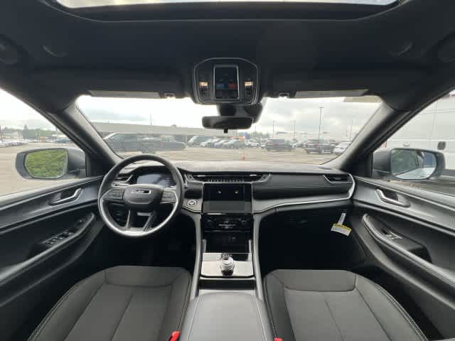 2026 Jeep Grand Cherokee GRAND CHEROKEE LAREDO X 4X4