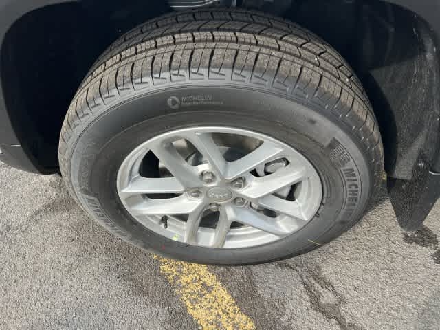 2026 Jeep Grand Cherokee GRAND CHEROKEE LAREDO X 4X4