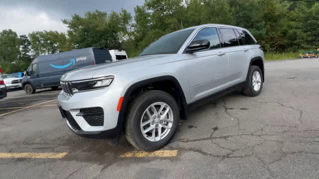 2026 Jeep Grand Cherokee GRAND CHEROKEE LAREDO X 4X4