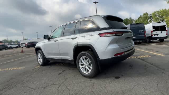 2026 Jeep Grand Cherokee GRAND CHEROKEE LAREDO X 4X4