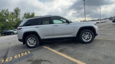 2026 Jeep Grand Cherokee GRAND CHEROKEE LAREDO X 4X4