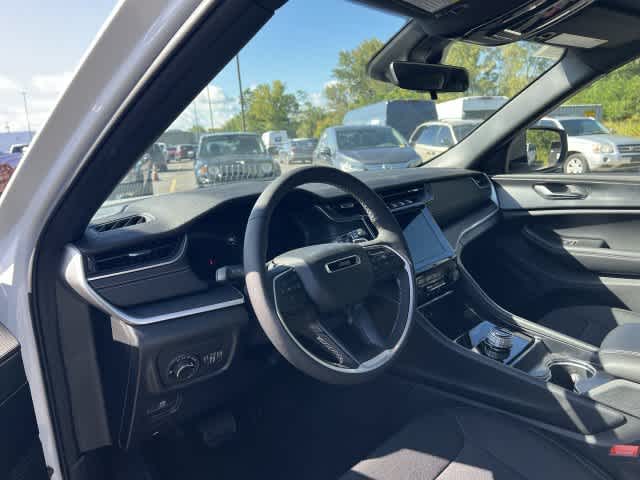 2026 Jeep Grand Cherokee GRAND CHEROKEE LAREDO X 4X4