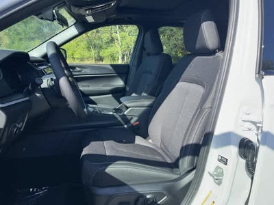 2026 Jeep Grand Cherokee GRAND CHEROKEE LAREDO X 4X4