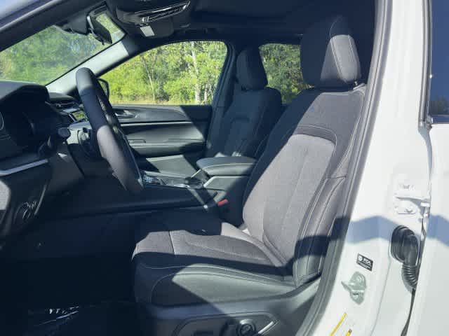 2026 Jeep Grand Cherokee GRAND CHEROKEE LAREDO X 4X4