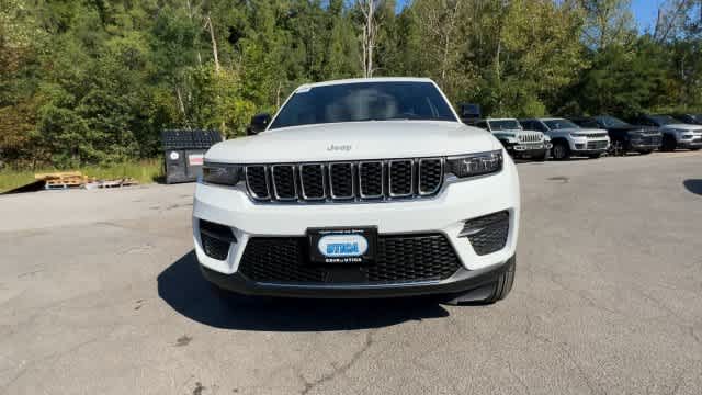 2026 Jeep Grand Cherokee GRAND CHEROKEE LAREDO X 4X4