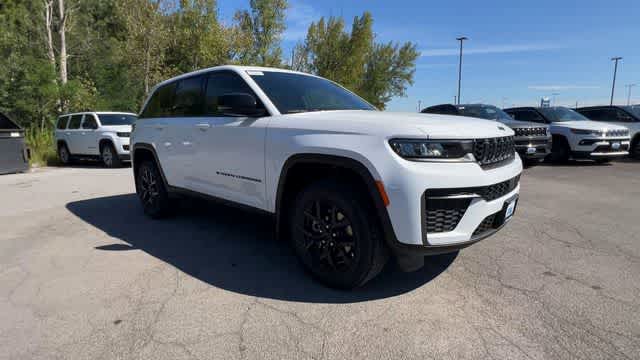 2026 Jeep Grand Cherokee GRAND CHEROKEE LAREDO ALTITUDE 4X4