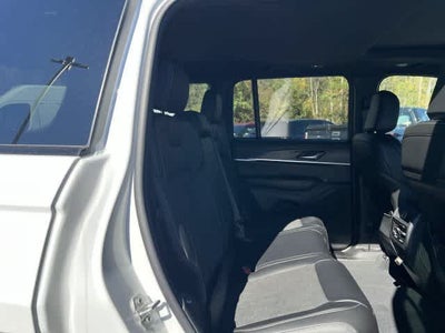 2027 Jeep Grand Cherokee GRAND CHEROKEE LAREDO ALTITUDE 4X4
