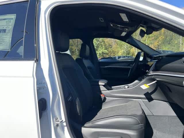 2027 Jeep Grand Cherokee GRAND CHEROKEE LAREDO ALTITUDE 4X4