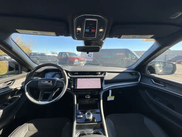 2027 Jeep Grand Cherokee GRAND CHEROKEE LAREDO ALTITUDE 4X4