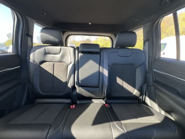 2027 Jeep Grand Cherokee GRAND CHEROKEE LAREDO ALTITUDE 4X4